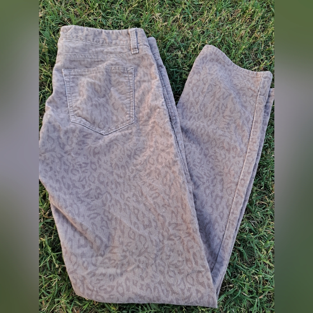 GAP Women's Straight Leg Leopard Jeans - Gray